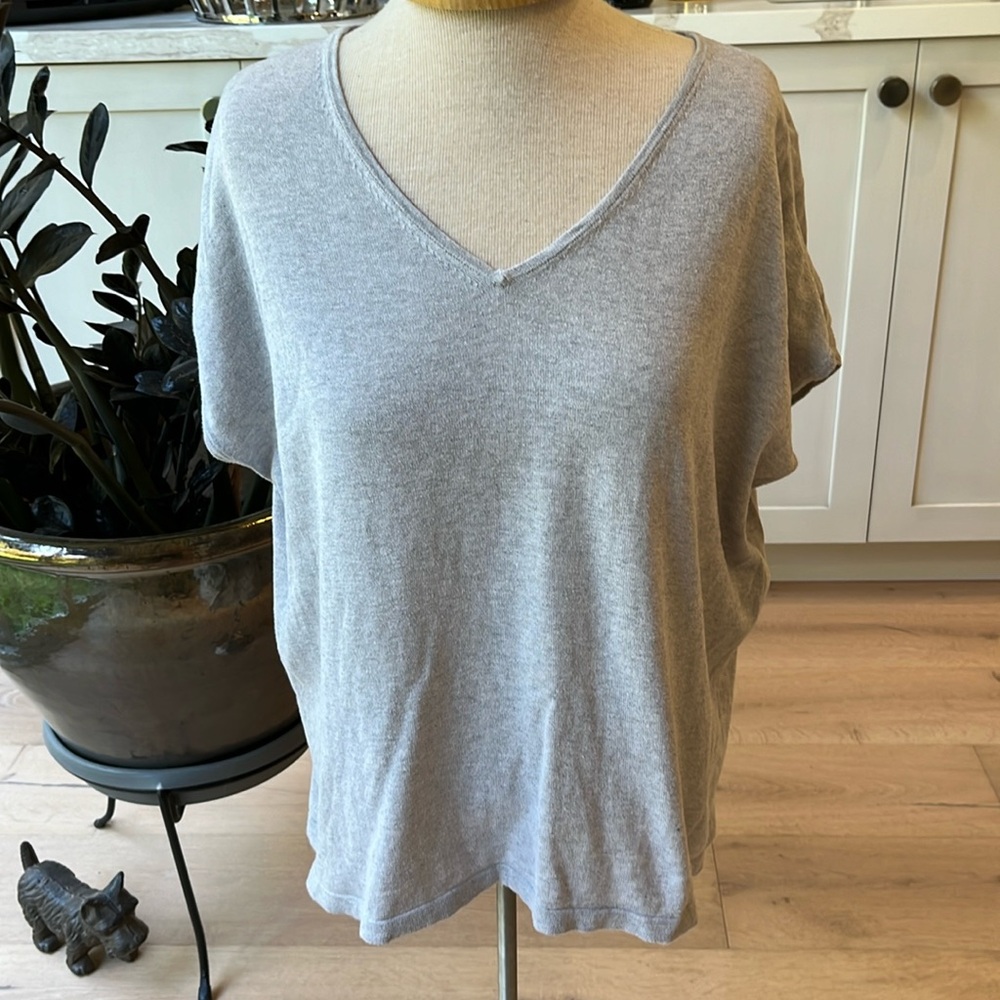 VGUC Magaschoni 95% cotton 5% cashmere v neck drop shoulder sleeveless sweater